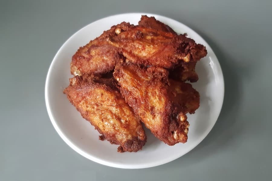 Plate of fried chicken wings